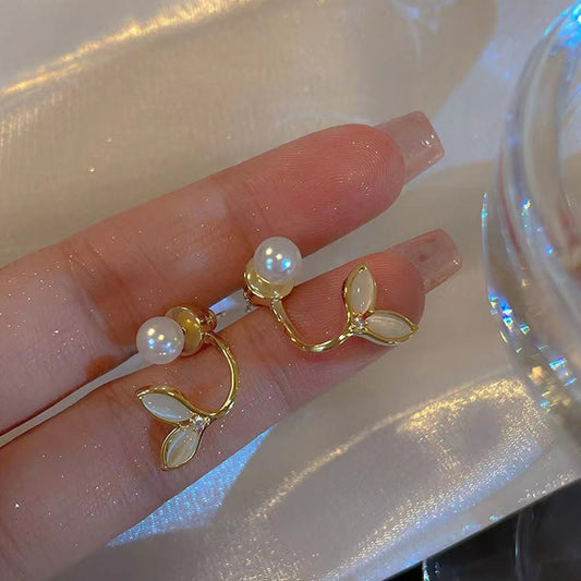 Dashingsoul Fishtail Pearl Earrings